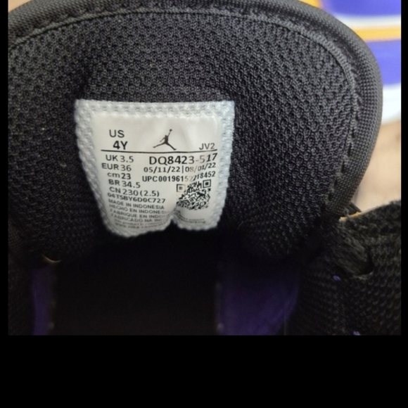 Jordan 1 Mid Lakers Youth Size 4 Sneakers - Picture 6 of 7